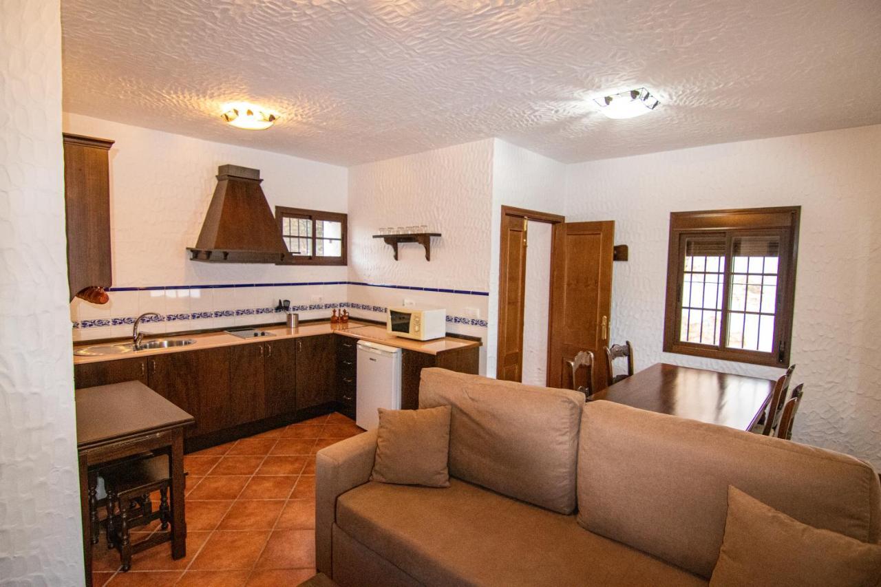 Tugasa Hotel Y Casas Rurales La Posada Villaluenga Del Rosario Ngoại thất bức ảnh