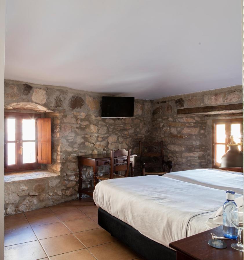 Tugasa Hotel Y Casas Rurales La Posada Villaluenga Del Rosario Ngoại thất bức ảnh
