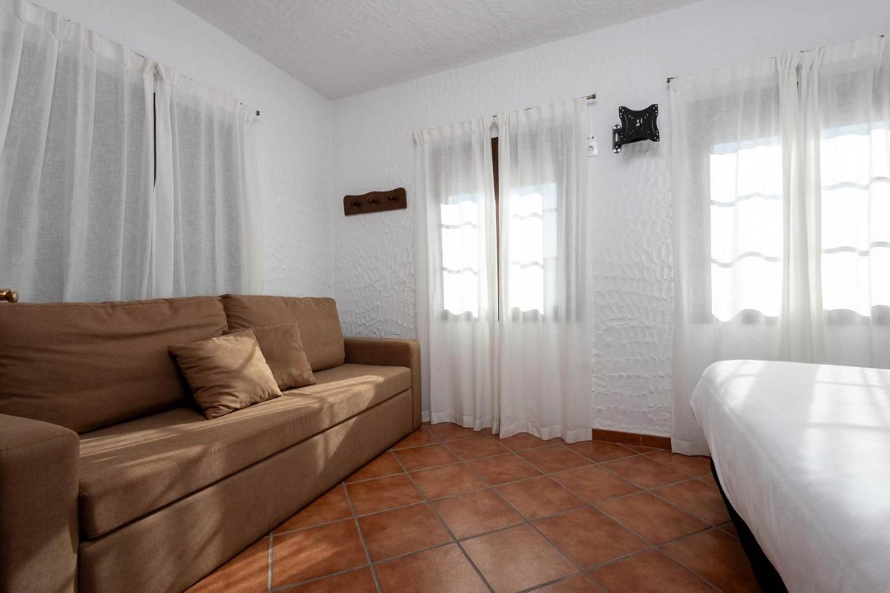 Tugasa Hotel Y Casas Rurales La Posada Villaluenga Del Rosario Ngoại thất bức ảnh