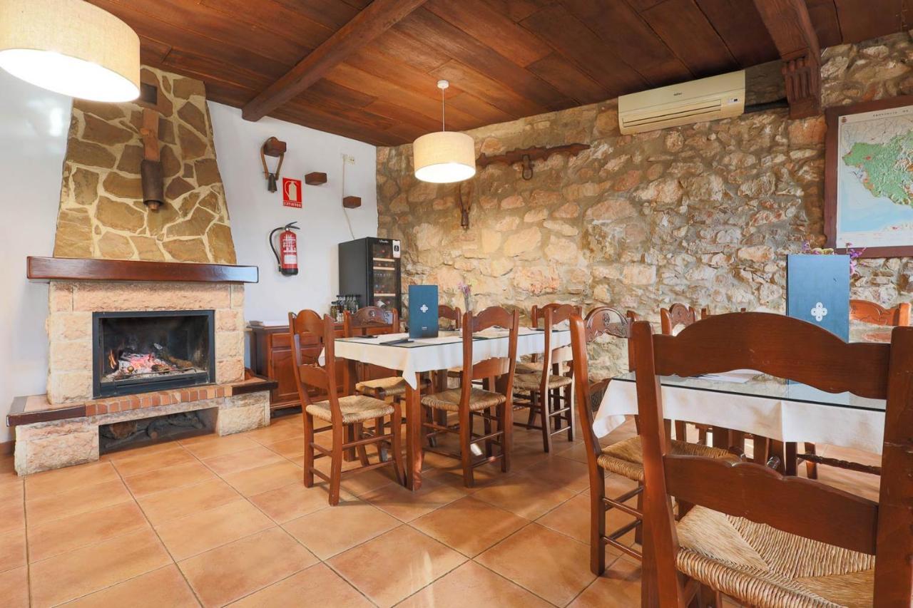 Tugasa Hotel Y Casas Rurales La Posada Villaluenga Del Rosario Ngoại thất bức ảnh