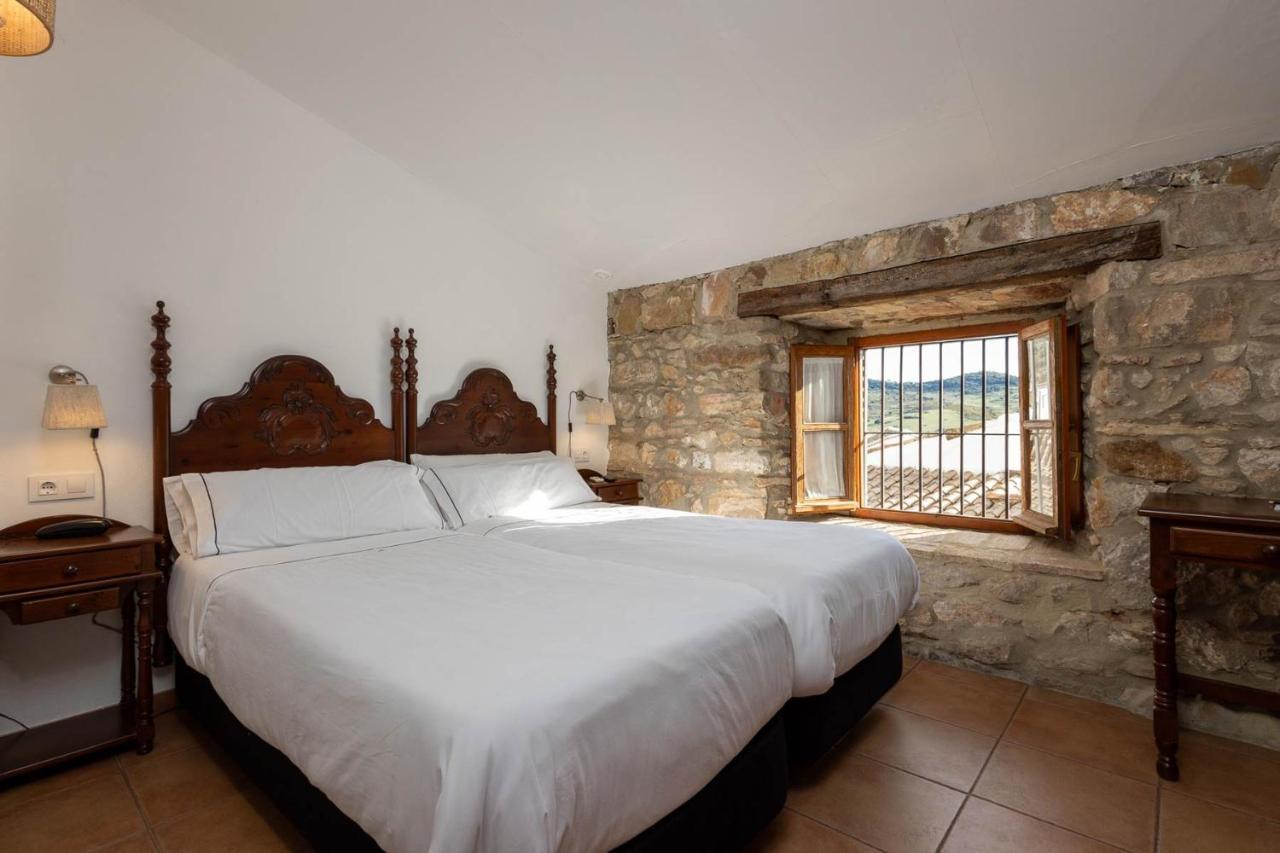 Tugasa Hotel Y Casas Rurales La Posada Villaluenga Del Rosario Ngoại thất bức ảnh