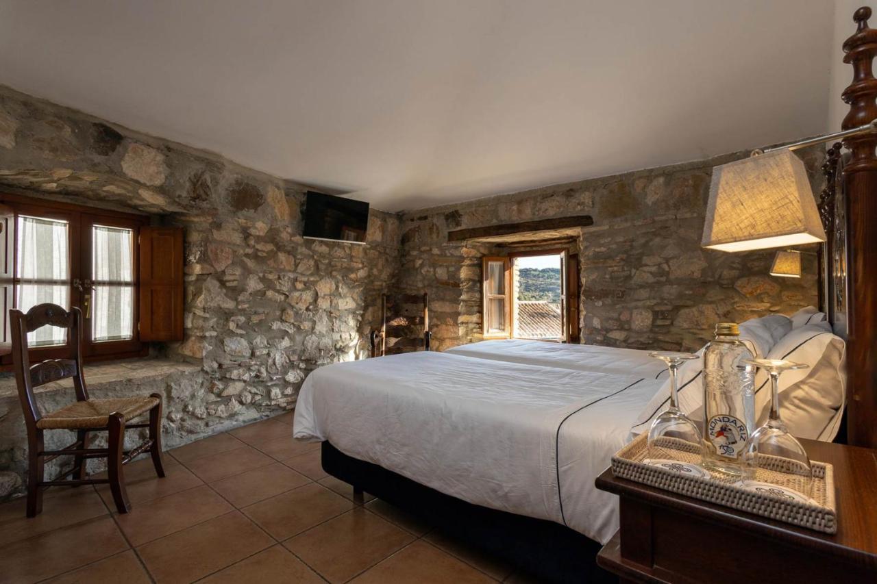 Tugasa Hotel Y Casas Rurales La Posada Villaluenga Del Rosario Ngoại thất bức ảnh