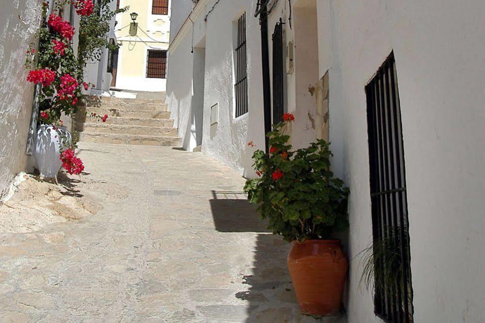 Tugasa Hotel Y Casas Rurales La Posada Villaluenga Del Rosario Ngoại thất bức ảnh