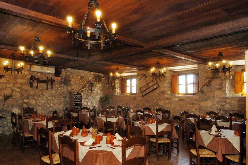 Tugasa Hotel Y Casas Rurales La Posada Villaluenga Del Rosario Ngoại thất bức ảnh